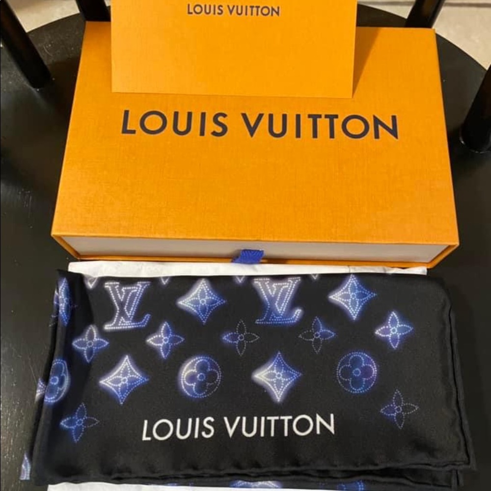 Louis Vuitton Flight Mode Bandeau
